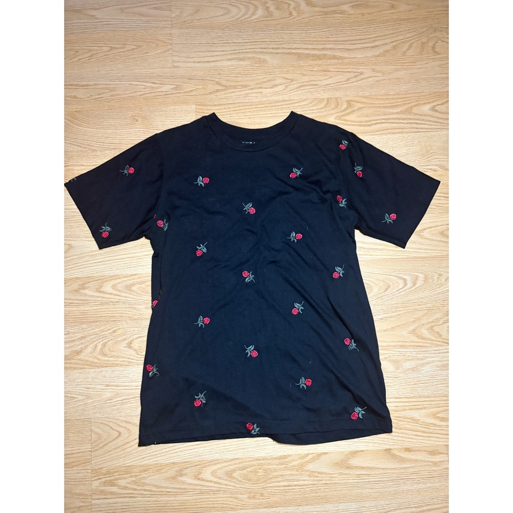 Guess Mens Black Embroidered Rose Tee Floral Short Sleeve T Shirt Size Medium